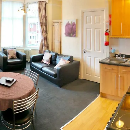 Empress Select Holiday Flats Blackpool Exterior photo